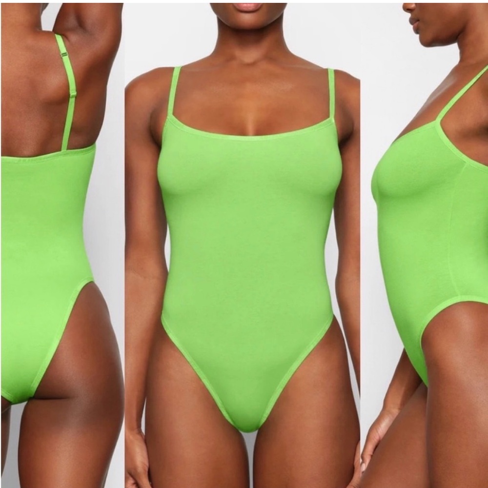 SKIMS Neon Green Bodysuit with Logo (size large) Brand New with Tags 🏷️
